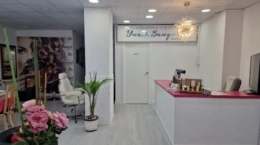 Recepción elegante y lámpara de autor en Yunia Sauquet Bilbao